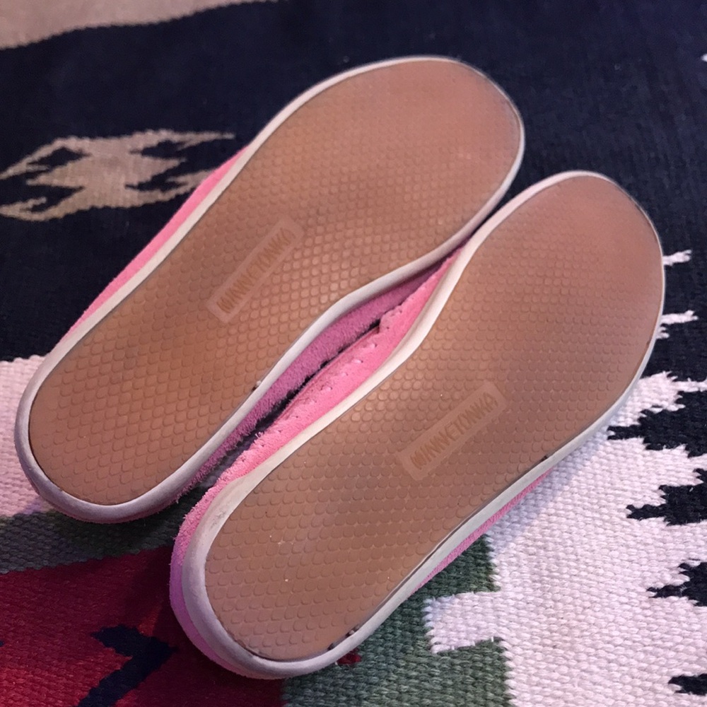 Minnetonka summer moccasins - Picture 3 of 4